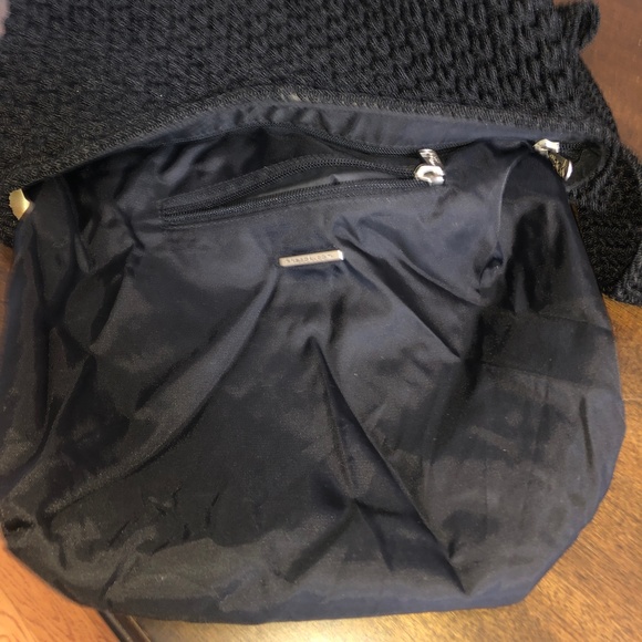 EUC The Sak Black Crochet Full Zip Purse - Picture 5 of 12